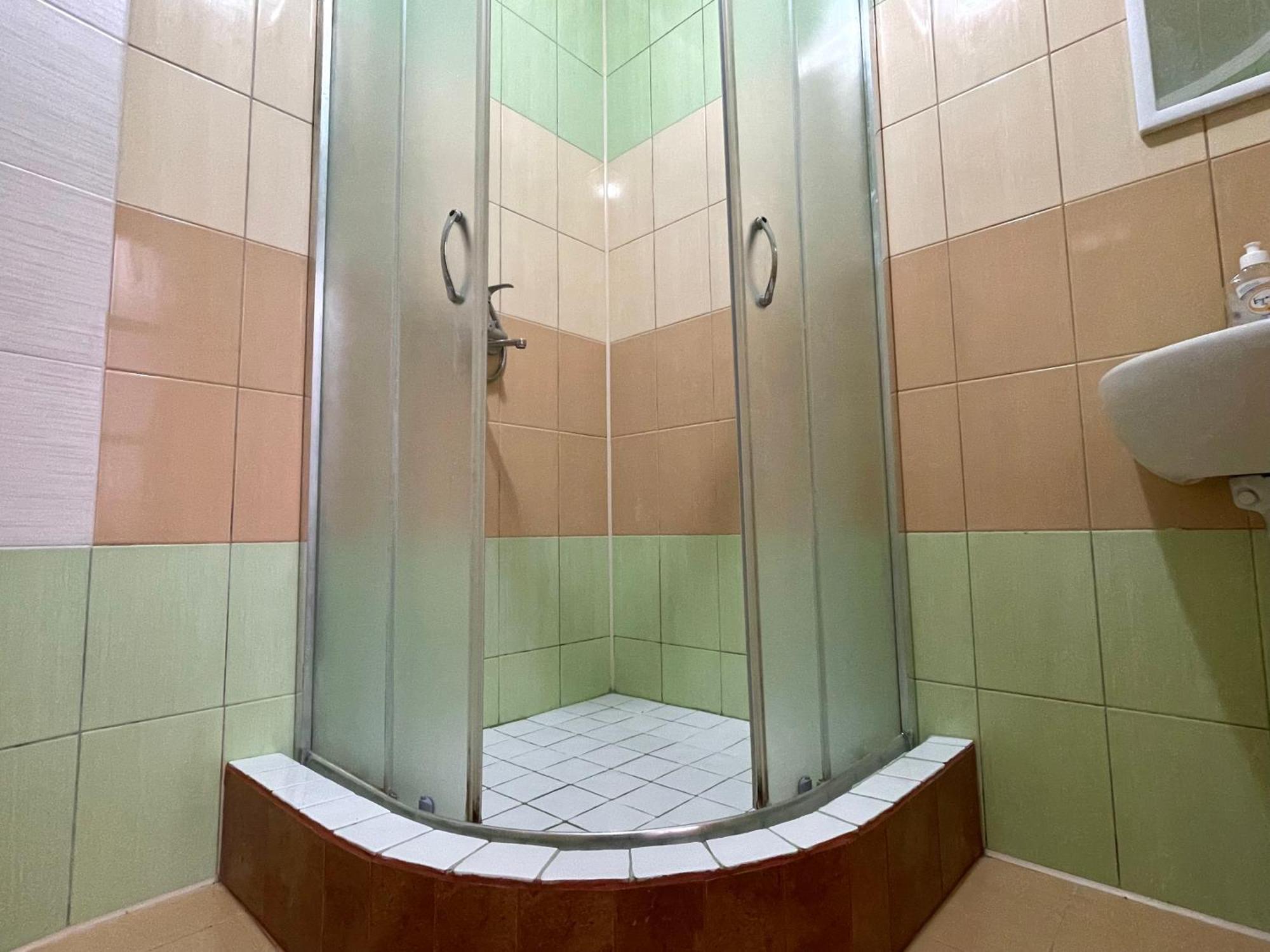 Tisnyi 7 Guest House Каменец-Подольский Экстерьер фото